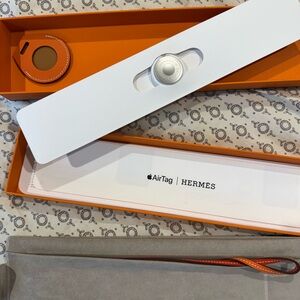 Hermès Orange AirTag - Brand New in Box